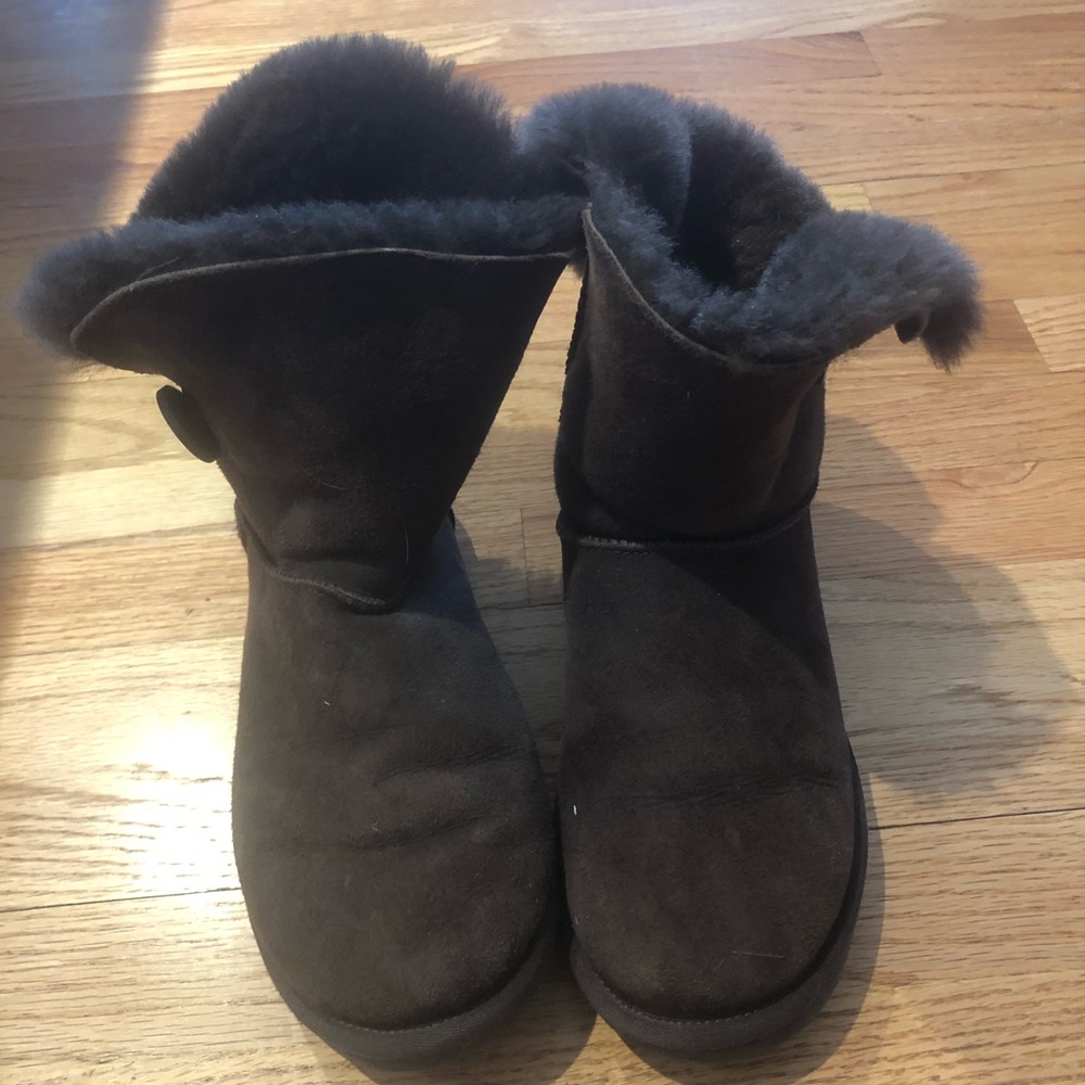 Brown Bailey Button II Uggs